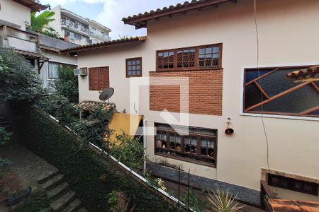 Casa à venda com 400m², 4 quartos e 2 vagas Casa à venda com 400m², 4 quartos e 2 vagasVista do Quarto 1