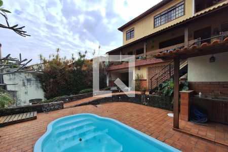 Casa à venda com 400m², 4 quartos e 2 vagas Casa à venda com 400m², 4 quartos e 2 vagasQuintal