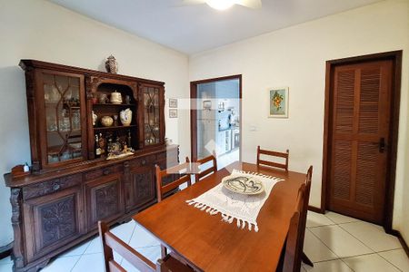 Casa à venda com 400m², 4 quartos e 2 vagas Casa à venda com 400m², 4 quartos e 2 vagasCopa