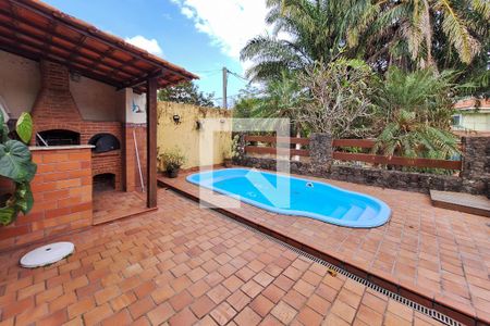 Casa à venda com 400m², 4 quartos e 2 vagas Casa à venda com 400m², 4 quartos e 2 vagasQuintal