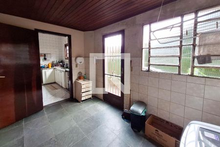 Casa à venda com 400m², 4 quartos e 2 vagas Casa à venda com 400m², 4 quartos e 2 vagasÁrea de Serviço