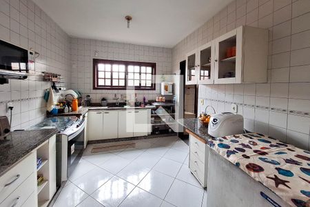 Casa à venda com 400m², 4 quartos e 2 vagas Casa à venda com 400m², 4 quartos e 2 vagasCozinha