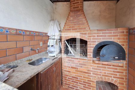 Casa à venda com 400m², 4 quartos e 2 vagas Casa à venda com 400m², 4 quartos e 2 vagasQuintal