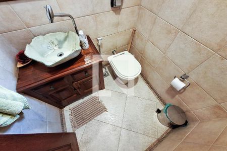 Casa à venda com 400m², 4 quartos e 2 vagas Casa à venda com 400m², 4 quartos e 2 vagasLavabo