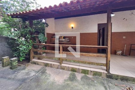 Casa à venda com 400m², 4 quartos e 2 vagas Casa à venda com 400m², 4 quartos e 2 vagasQuintal