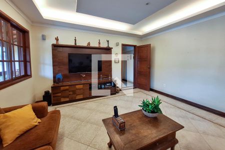 Sala 1 de casa à venda com 4 quartos, 400m² em Maravista, Niterói