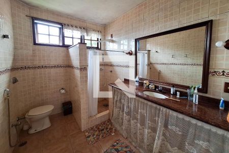 Casa à venda com 400m², 4 quartos e 2 vagas Casa à venda com 400m², 4 quartos e 2 vagasBanheiro Social