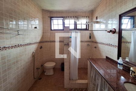 Casa à venda com 400m², 4 quartos e 2 vagas Casa à venda com 400m², 4 quartos e 2 vagasBanheiro Social