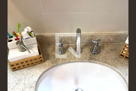 Apartamento à venda com 103m², 3 quartos e 2 vagasBanheiro da Suíte