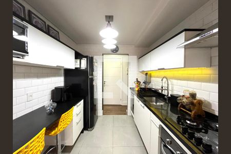 Apartamento à venda com 103m², 3 quartos e 2 vagasCozinha