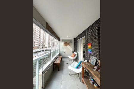 Apartamento à venda com 103m², 3 quartos e 2 vagasVaranda