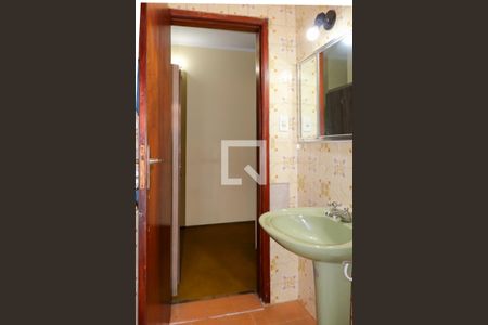 Casa à venda com 245m², 3 quartos e 7 vagasBanheiro Social 2