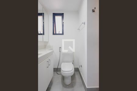 Banheiro da Suíte de apartamento para alugar com 2 quartos, 64m² em Pinheiros, São Paulo