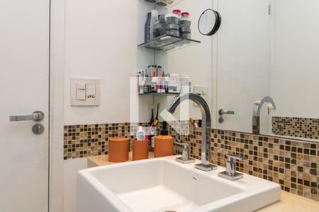 Apartamento à venda com 95m², 3 quartos e 2 vagas Apartamento à venda com 95m², 3 quartos e 2 vagasBanheiro da Suite