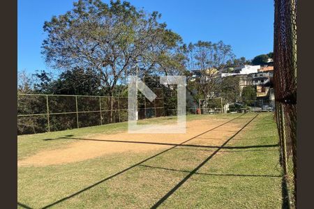 Casa de condomínio para alugar com 237m², 3 quartos e 5 vagas Casa de condomínio para alugar com 237m², 3 quartos e 5 vagasCampo