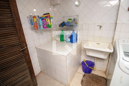 Casa de condomínio para alugar com 237m², 3 quartos e 5 vagas Casa de condomínio para alugar com 237m², 3 quartos e 5 vagasÁrea de Serviço