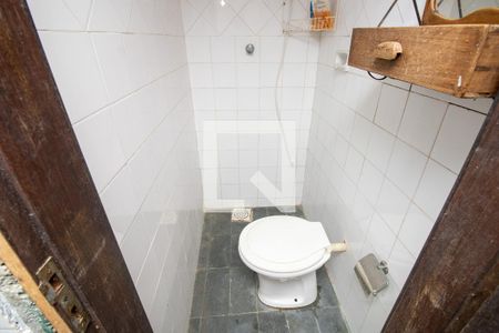 Casa de condomínio para alugar com 237m², 3 quartos e 5 vagas Casa de condomínio para alugar com 237m², 3 quartos e 5 vagasBanheiro de serviço