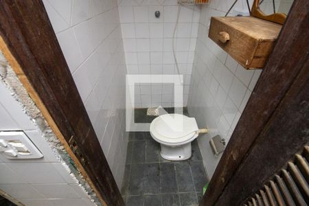 Casa de condomínio para alugar com 237m², 3 quartos e 5 vagas Casa de condomínio para alugar com 237m², 3 quartos e 5 vagasBanheiro de serviço