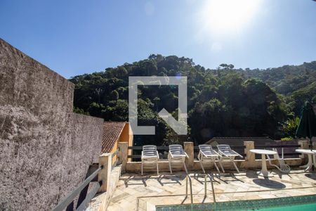 Casa de condomínio para alugar com 237m², 3 quartos e 5 vagas Casa de condomínio para alugar com 237m², 3 quartos e 5 vagasVista