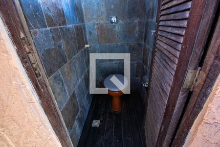 Casa de condomínio para alugar com 237m², 3 quartos e 5 vagas Casa de condomínio para alugar com 237m², 3 quartos e 5 vagasBanheiro externo