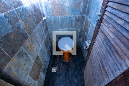 Casa de condomínio para alugar com 237m², 3 quartos e 5 vagas Casa de condomínio para alugar com 237m², 3 quartos e 5 vagasBanheiro externo