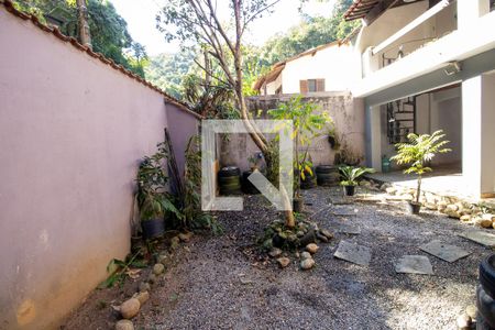 Casa de condomínio para alugar com 237m², 3 quartos e 5 vagas Casa de condomínio para alugar com 237m², 3 quartos e 5 vagasQuintal