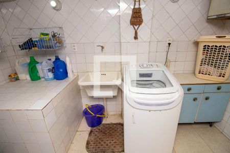 Casa de condomínio para alugar com 237m², 3 quartos e 5 vagas Casa de condomínio para alugar com 237m², 3 quartos e 5 vagasÁrea de Serviço