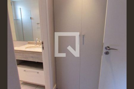 Apartamento à venda com 191m², 3 quartos e 3 vagasBanheiro da Suíte