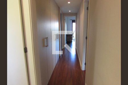 Apartamento à venda com 191m², 3 quartos e 3 vagasCorredor