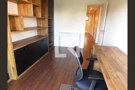 Apartamento à venda com 191m², 3 quartos e 3 vagasEscritório