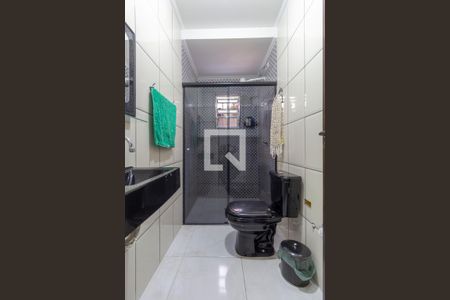 Casa à venda com 800m², 3 quartos e 4 vagas Casa à venda com 800m², 3 quartos e 4 vagasBanheiro