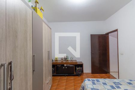 Casa à venda com 800m², 3 quartos e 4 vagas Casa à venda com 800m², 3 quartos e 4 vagasQuarto 2