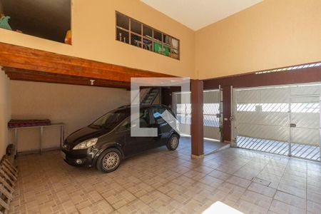 Casa à venda com 800m², 3 quartos e 4 vagas Casa à venda com 800m², 3 quartos e 4 vagasGaragem
