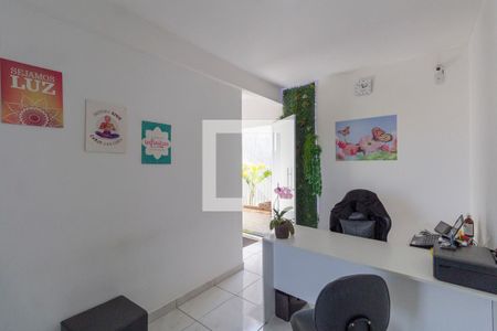 Casa à venda com 800m², 3 quartos e 4 vagas Casa à venda com 800m², 3 quartos e 4 vagasÁrea externa - Salão