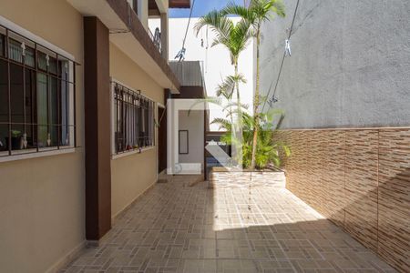 Casa à venda com 800m², 3 quartos e 4 vagas Casa à venda com 800m², 3 quartos e 4 vagasQuintal