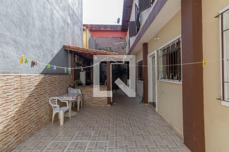 Casa à venda com 800m², 3 quartos e 4 vagas Casa à venda com 800m², 3 quartos e 4 vagasQuintal