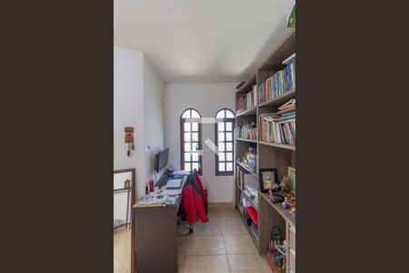 Casa à venda com 800m², 3 quartos e 4 vagas Casa à venda com 800m², 3 quartos e 4 vagasCorredor