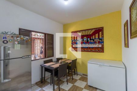 Casa à venda com 800m², 3 quartos e 4 vagas Casa à venda com 800m², 3 quartos e 4 vagasCozinha