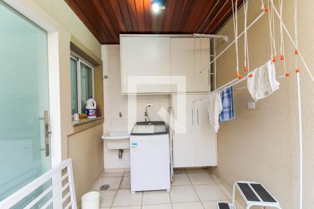 Casa de condomínio à venda com 135m², 4 quartos e 4 vagas Casa de condomínio à venda com 135m², 4 quartos e 4 vagasÁrea De Serviço