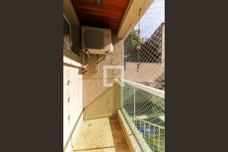 Casa de condomínio à venda com 135m², 4 quartos e 4 vagas Casa de condomínio à venda com 135m², 4 quartos e 4 vagasVaranda Da Suíte 3