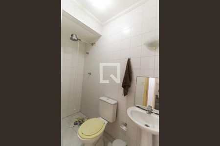 Casa de condomínio à venda com 135m², 4 quartos e 4 vagas Casa de condomínio à venda com 135m², 4 quartos e 4 vagasBanheiro De Serviço