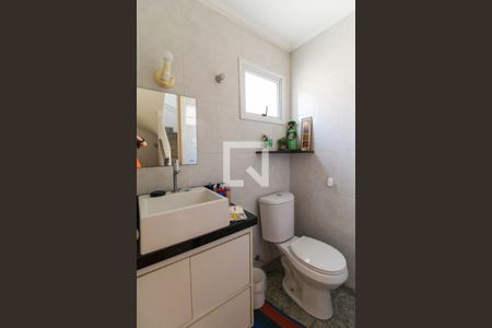 Casa de condomínio à venda com 135m², 4 quartos e 4 vagas Casa de condomínio à venda com 135m², 4 quartos e 4 vagasBanheiro Social