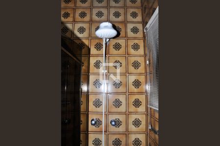 Casa à venda com 303m², 6 quartos e 5 vagasBanheiro Social