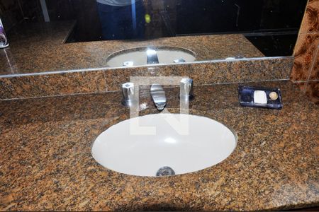 Casa à venda com 303m², 6 quartos e 5 vagasSuíte - Quarto 01