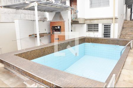 Casa à venda com 303m², 6 quartos e 5 vagasQuintal com Piscina e Churrasqueira