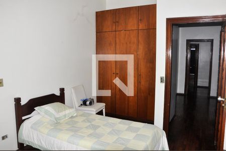 Casa à venda com 303m², 6 quartos e 5 vagasQuarto 02