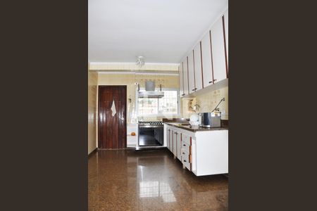 Casa à venda com 303m², 6 quartos e 5 vagasCozinha