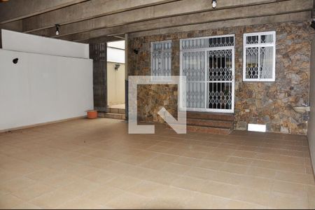 Casa à venda com 303m², 6 quartos e 5 vagasGaragem