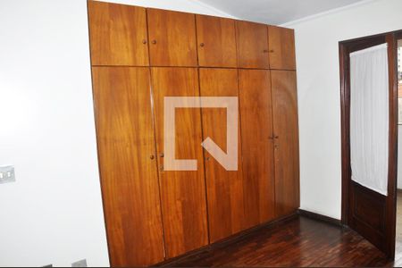 Casa à venda com 303m², 6 quartos e 5 vagasQuarto 01 - Suíte e Closet