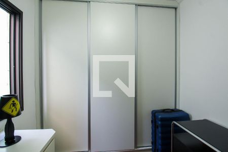 Casa à venda com 280m², 4 quartos e 7 vagasQuarto 2 - Suíte